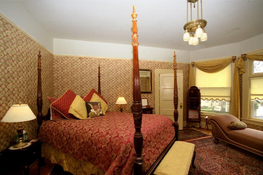 Guest house Lion And The Rose Victorian 2*