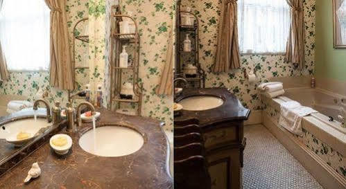 Guest house Lion And The Rose Victorian 2*