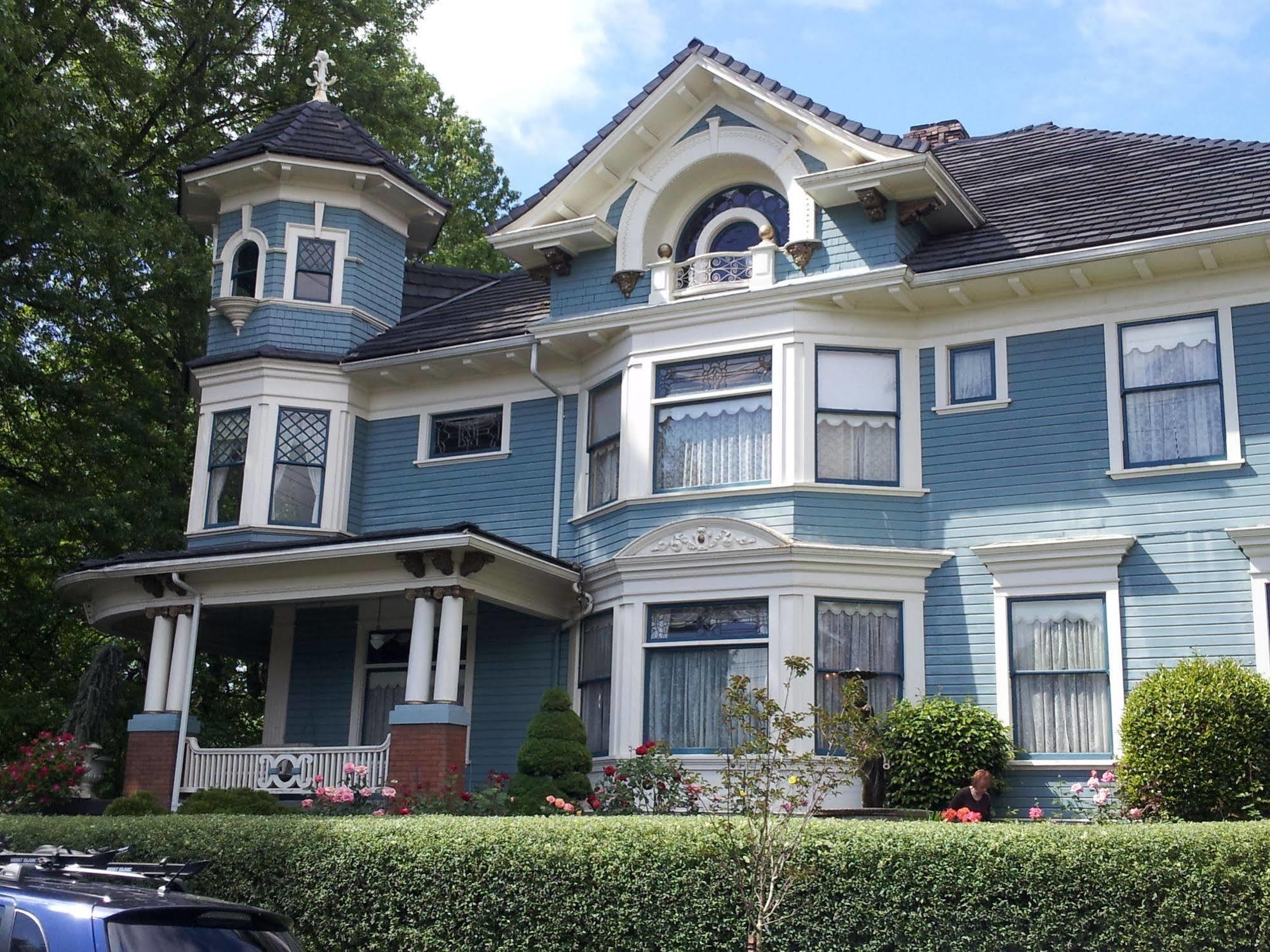 Guest house Lion And The Rose Victorian 2*
