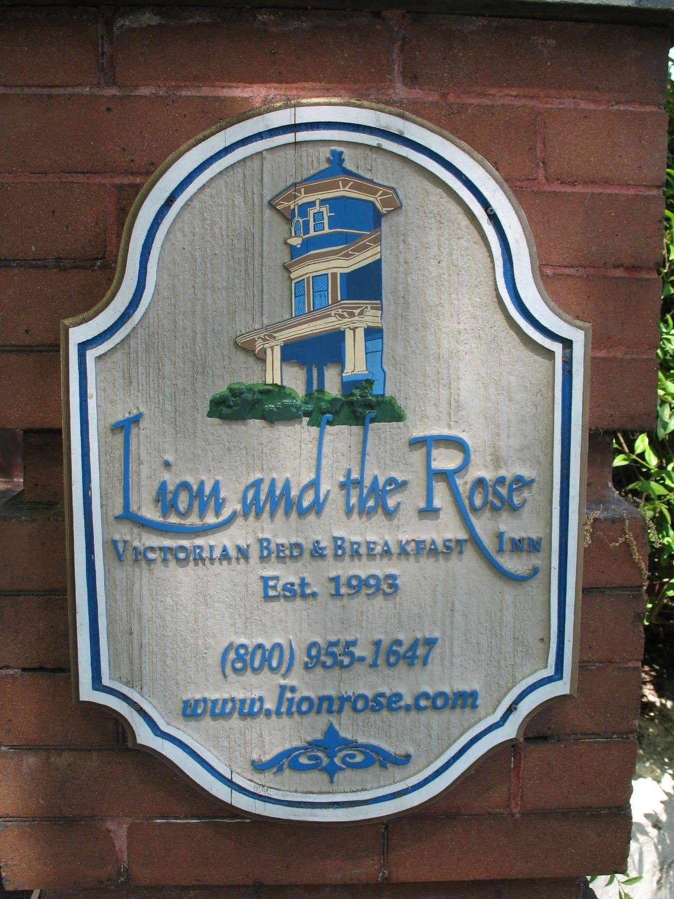 Lion And The Rose Victorian 2* Portland