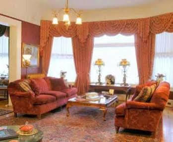 Lion And The Rose Victorian Guest house