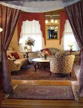 Lion And The Rose Victorian 2*