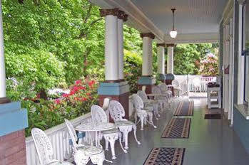 Lion And The Rose Victorian 2* Portland